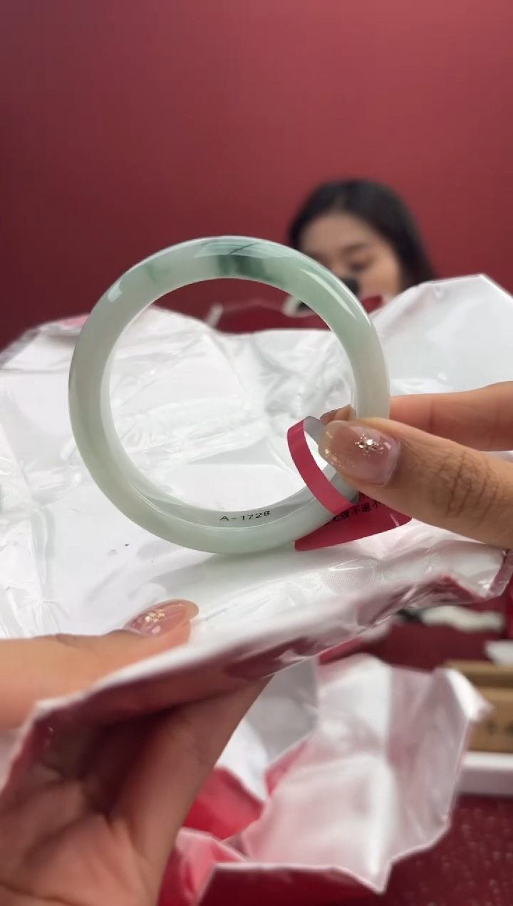 【闪购商品】翡翠手镯未镶嵌9手镯