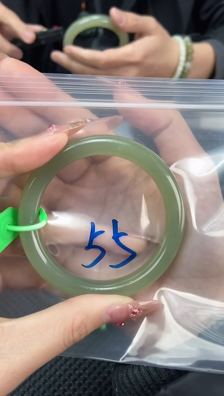 【闪购商品】和田玉手镯未镶嵌天然和田玉