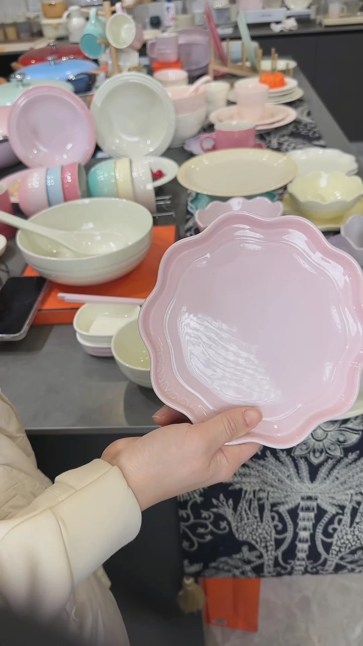 【闪购商品】瓷炻彩花边盘18cm-樱花粉