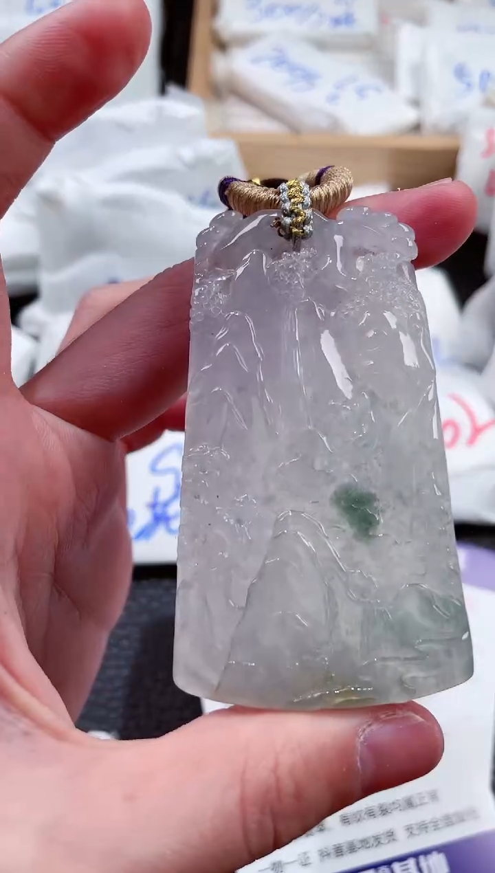 【闪购商品】翡翠颈饰未镶嵌00019832