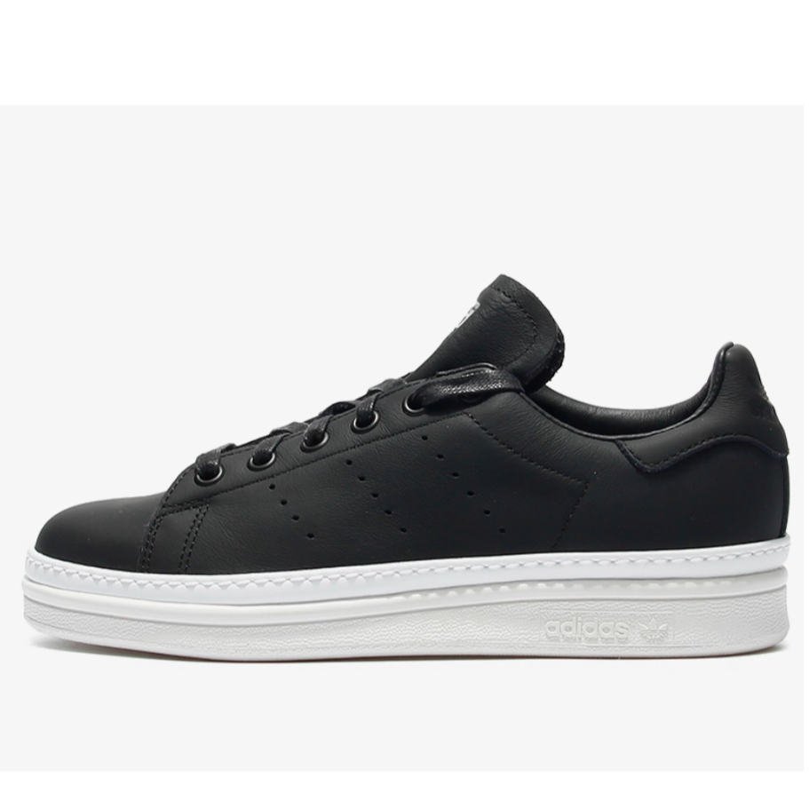 【瑕疵慎拍】阿迪达斯三叶草女休闲板鞋B2815236.5(鞋边发黄)