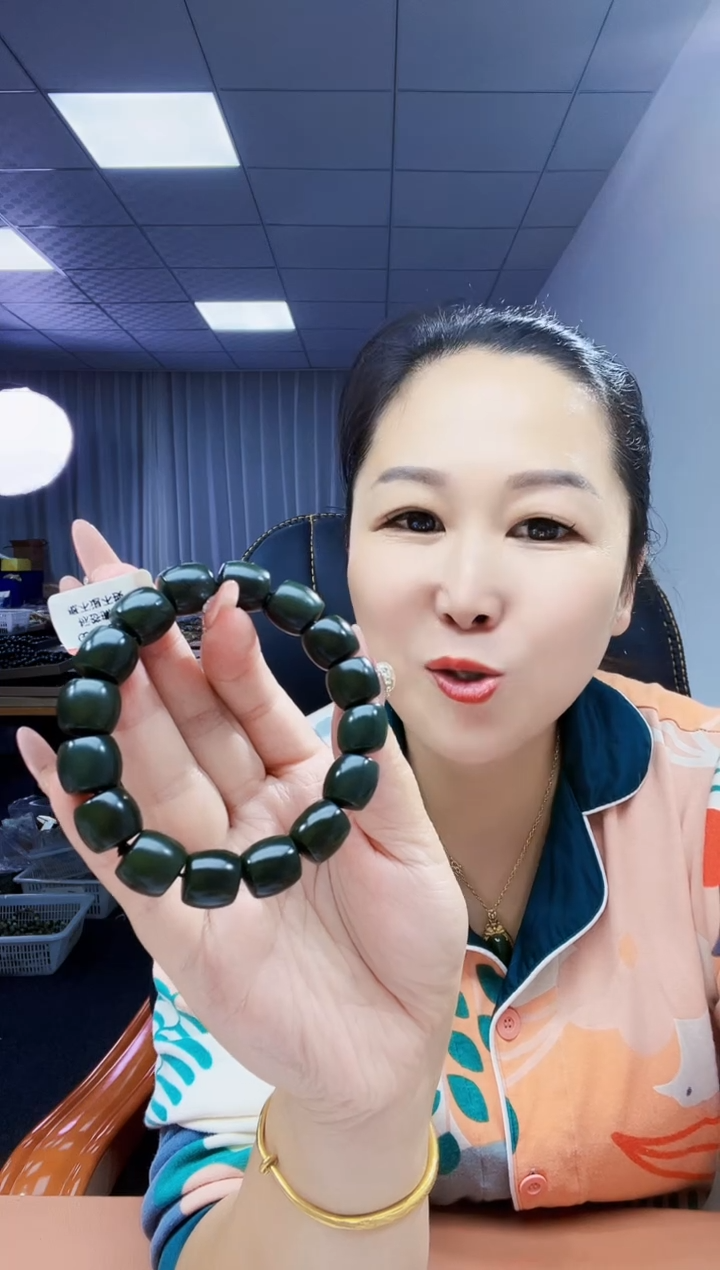 未镶嵌手串和田玉纯天然和田玉新疆沙枣青特细14