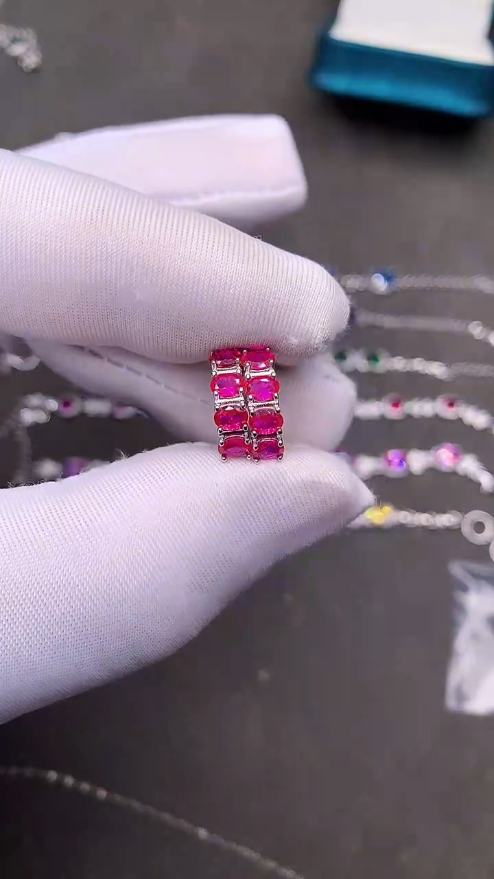 【闪购商品】红宝石耳饰银S925镶嵌.........