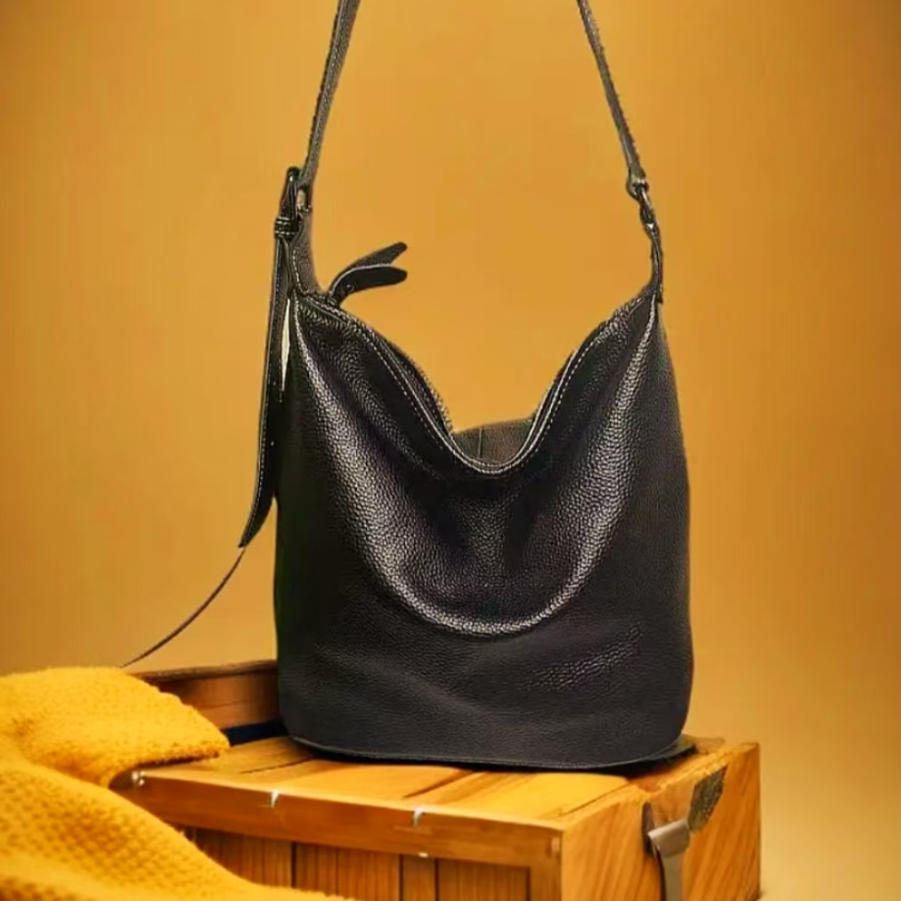 百搭时尚竖式休闲头层牛皮单肩包水桶包简约斜挎包女士真皮轻奢