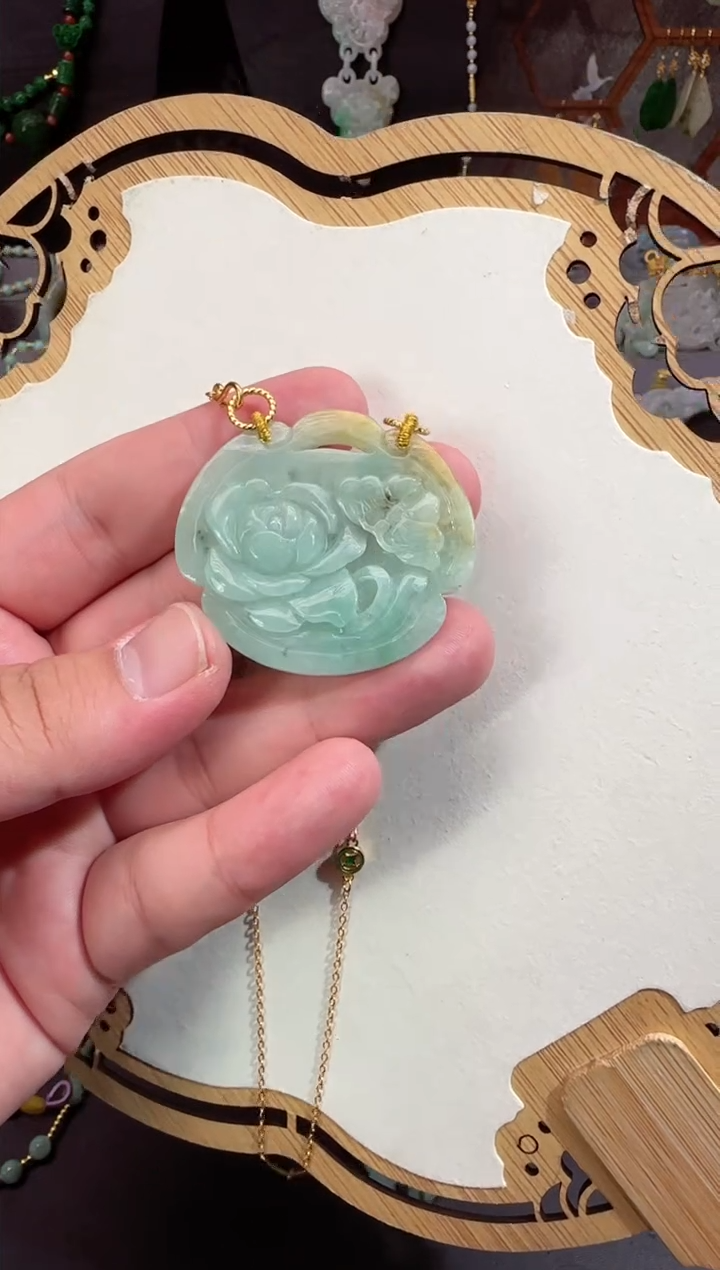 【闪购商品】翡翠颈饰未镶嵌牌子