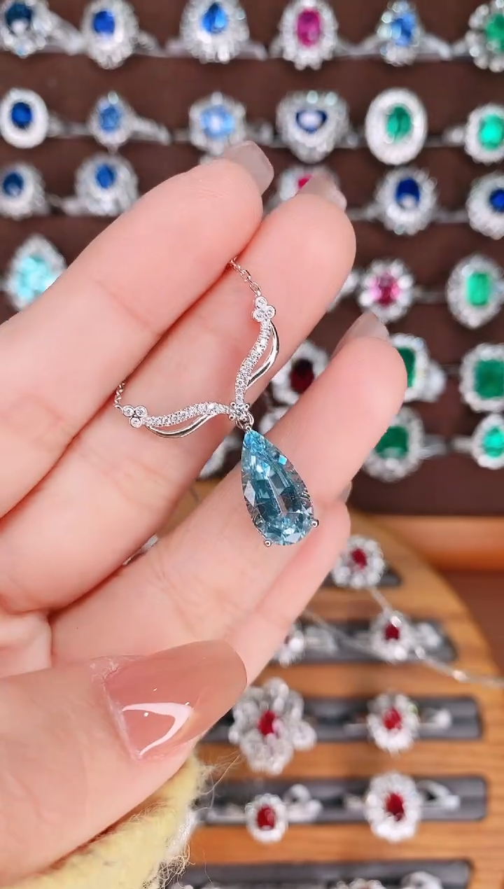 【闪购商品】海蓝宝石套链18K金镶嵌·