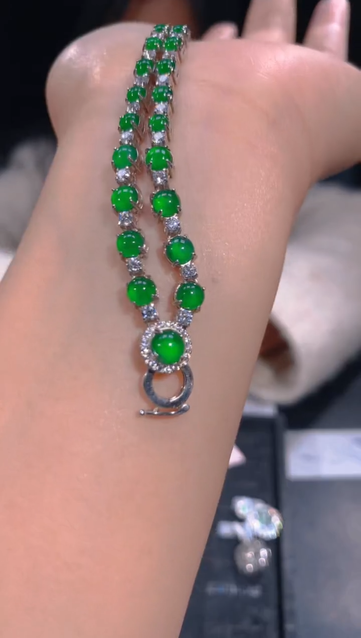 【闪购商品】定制翡翠未镶嵌64定制翡翠，多样性发货（发其一）