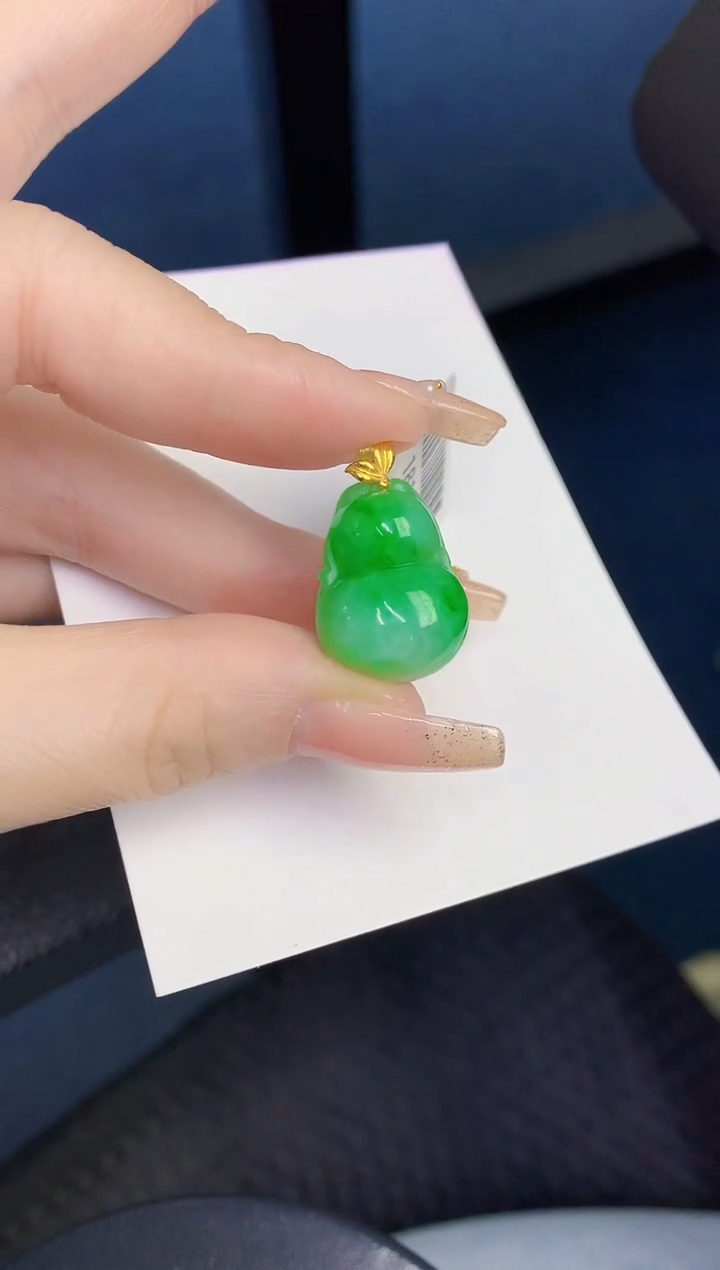 颈饰18K金镶嵌翡翠缅甸天然翡翠A货