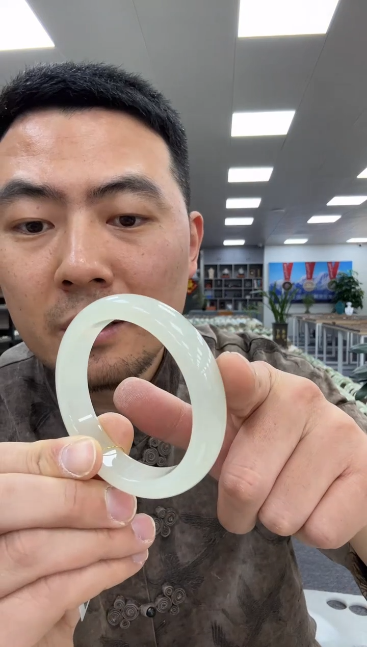 【闪购商品】和田玉手镯未镶嵌57-58  186