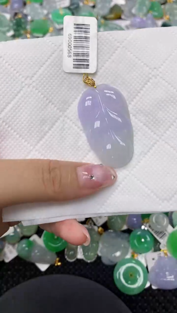 翡翠18K金镶嵌颈饰11111111111