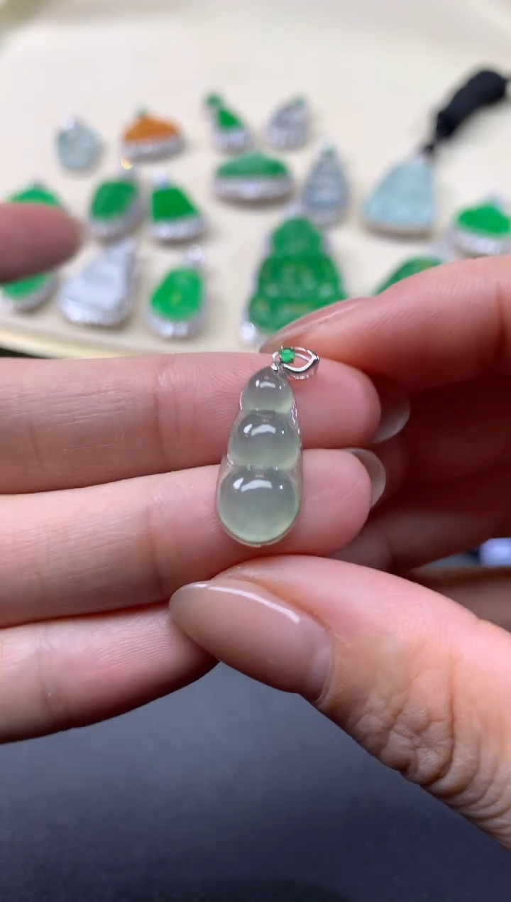 【闪购商品】翡翠吊坠(不含链)18K金镶嵌01天然A货翡翠