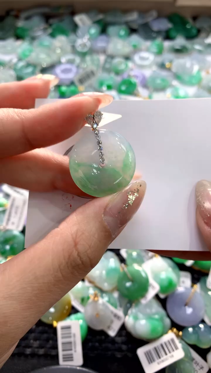 颈饰18K金镶嵌翡翠11111111