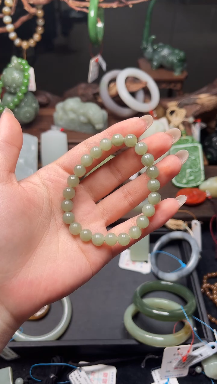 手串未镶嵌和田玉卡8且末青白圆珠