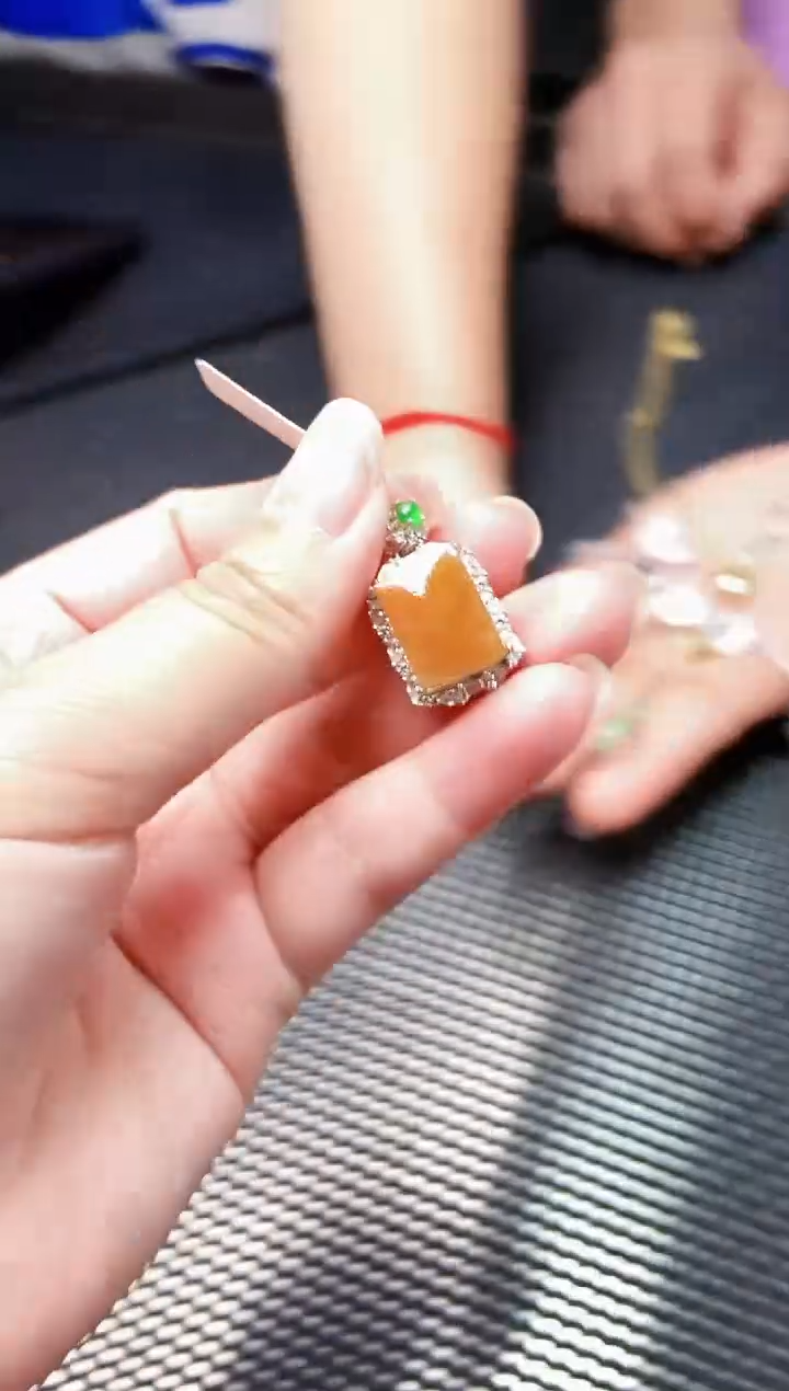 【闪购商品】翡翠吊坠(不含链)未镶嵌11111111