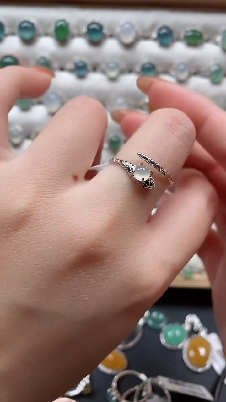 【闪购商品】翡翠戒指银S925镶嵌一物一证一礼盒