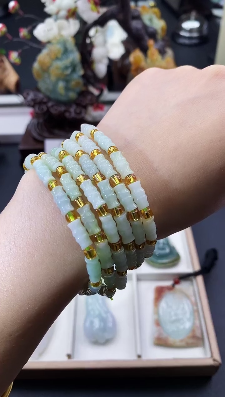 颈饰未镶嵌翡翠天然缅甸A货翡翠随机发一件