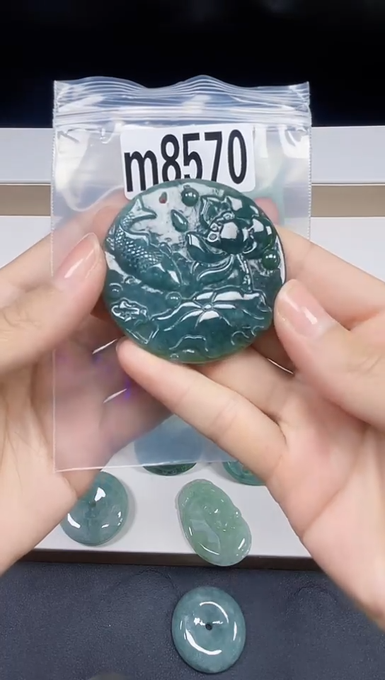 颈饰未镶嵌翡翠天然翡翠吊坠挂件