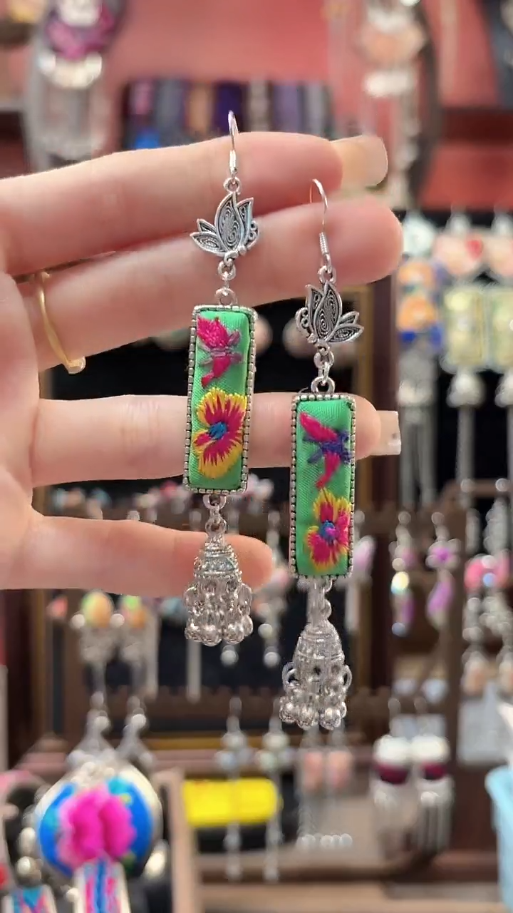 织绣 云织谣民族风精美饰品   302