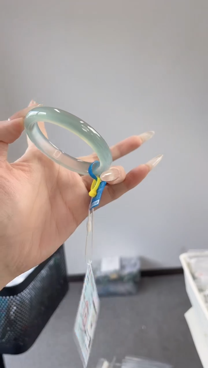 玛瑙/玉髓手镯未镶嵌54-55圈