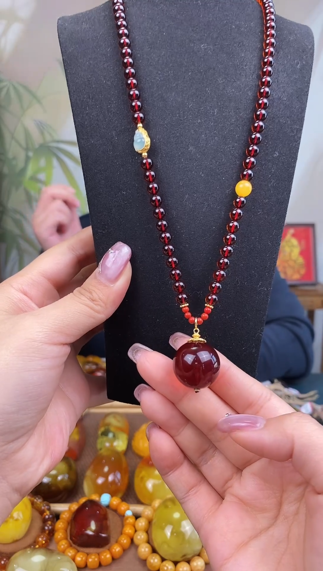 【闪购商品】琥珀裸石未镶嵌基地发货 一物一证 顺丰包邮