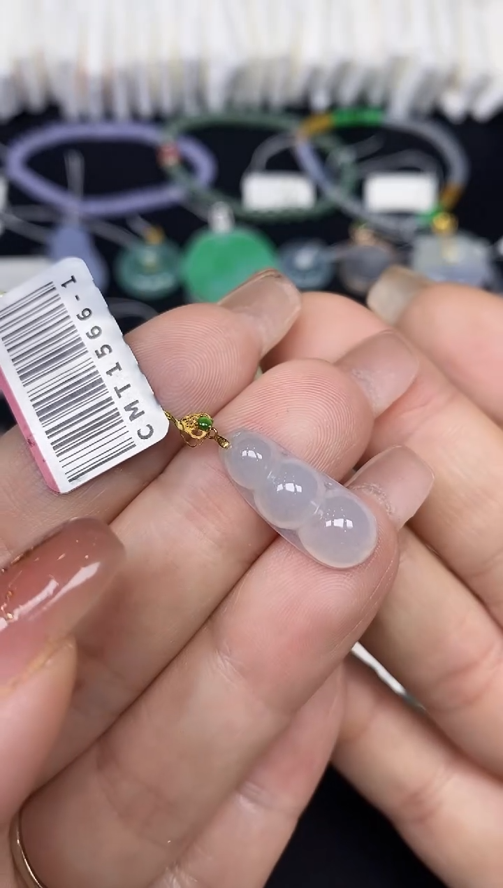 吊坠(不含链)18K金镶嵌翡翠豆子18K金扣镶嵌@@CMT1566-1