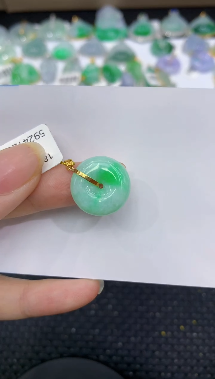 【闪购商品】翡翠颈饰18K金镶嵌11111111111