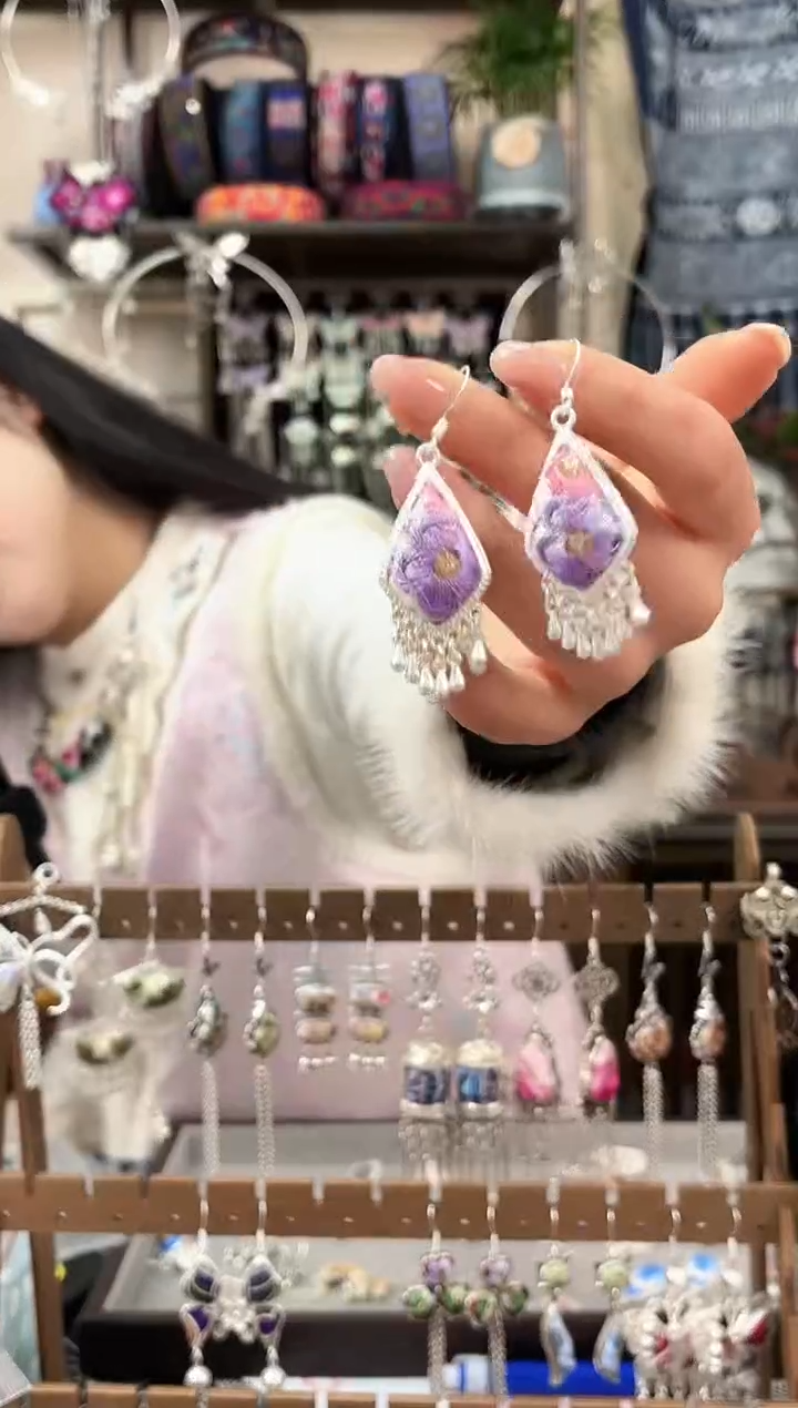 织绣民族风非遗老绣苗银饰品576