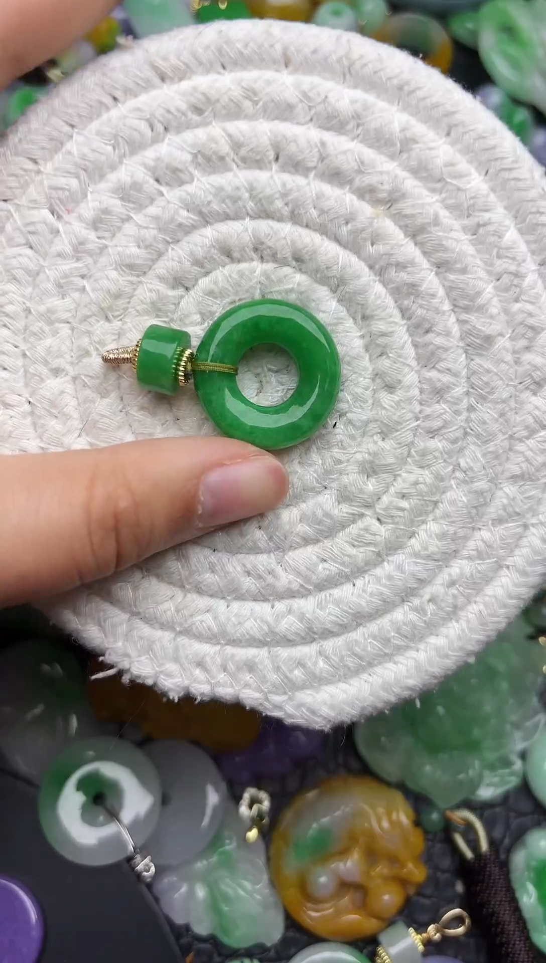 颈饰未镶嵌翡翠缅甸翡翠吊坠