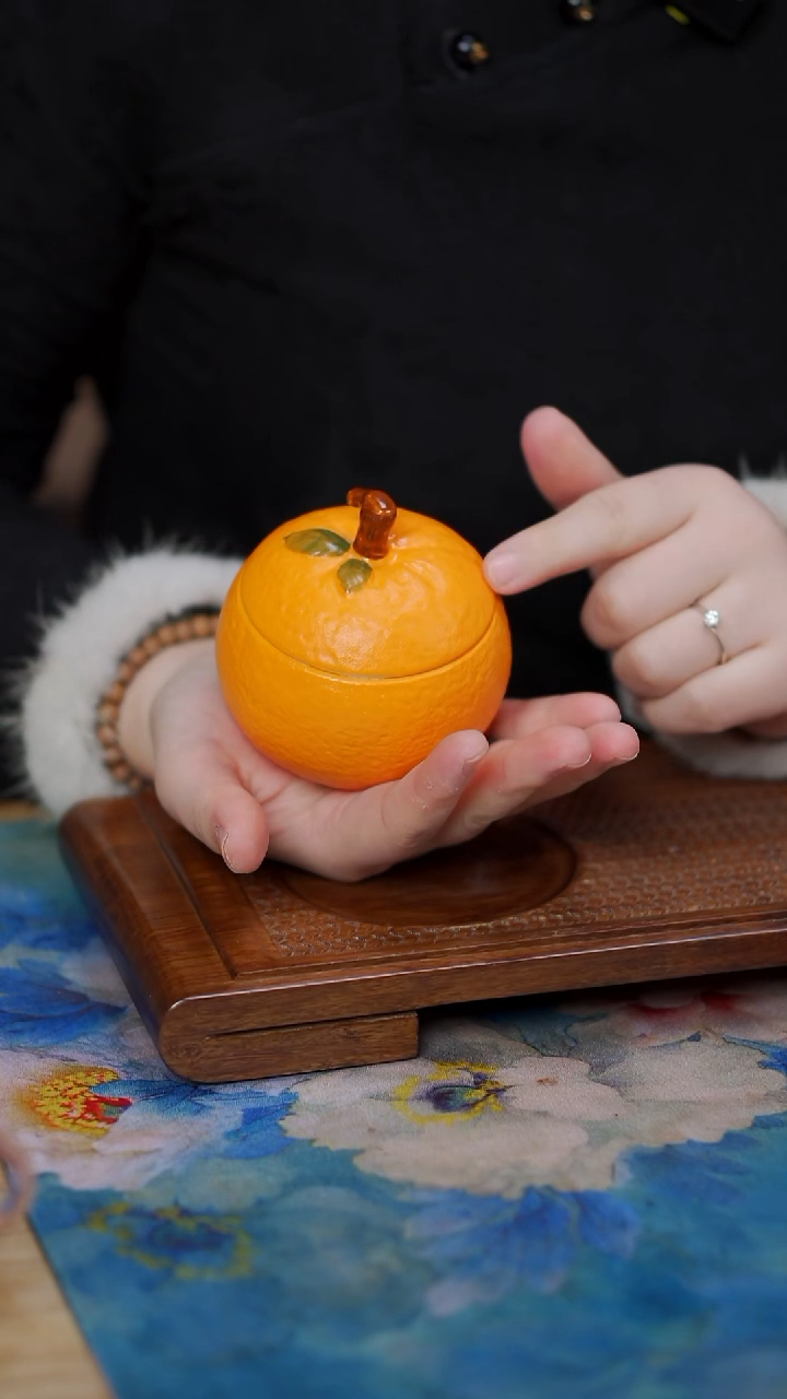 大橘大利茶叶罐        