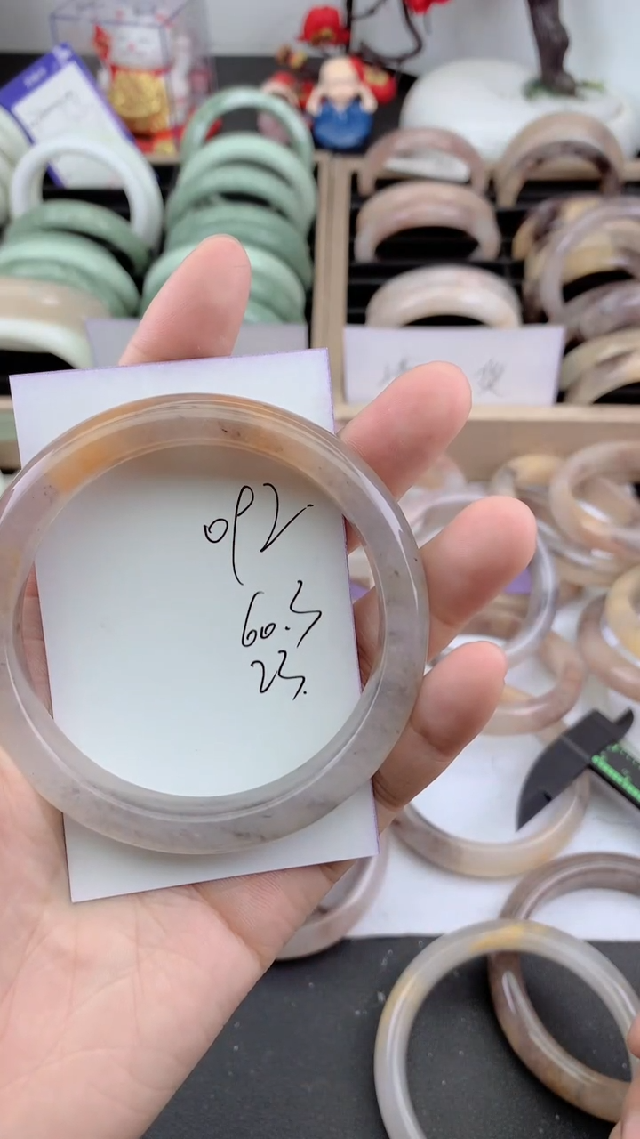 未镶嵌手镯石英质玉092