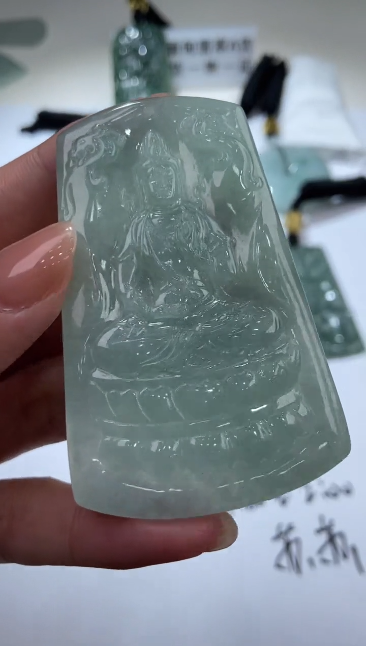 翡翠未镶嵌挂件2201510