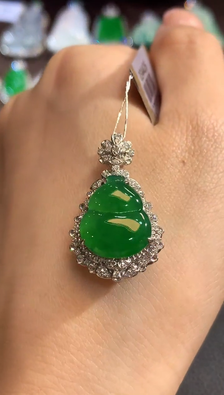 吊坠(不含链)18K金镶嵌翡翠A67