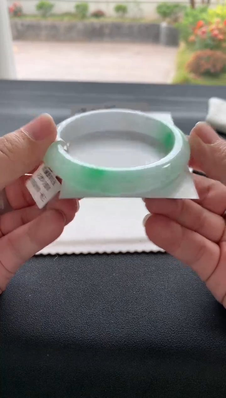 【闪购商品】翡翠手镯未镶嵌55正圈买断A9199