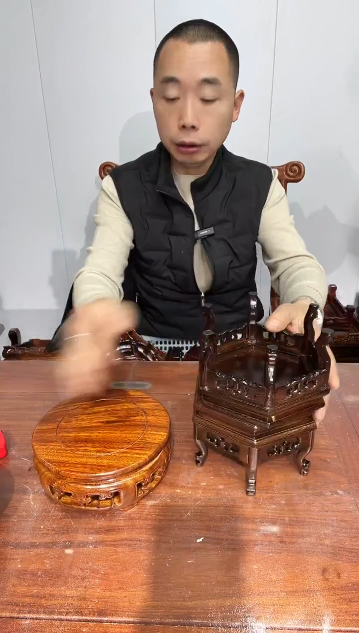 木艰****。一筐15个福利款底座