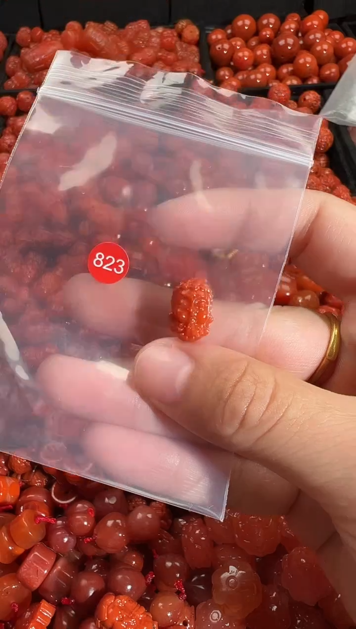 颈饰未镶嵌南红玛瑙1