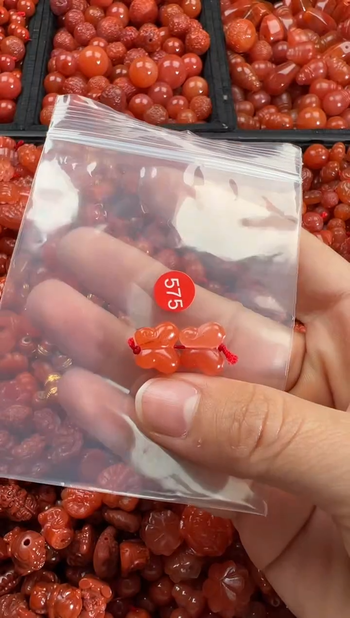 【闪购商品】南红玛瑙颈饰未镶嵌1