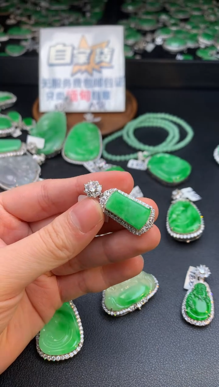 【闪购商品】翡翠颈饰银S925镶嵌翡翠