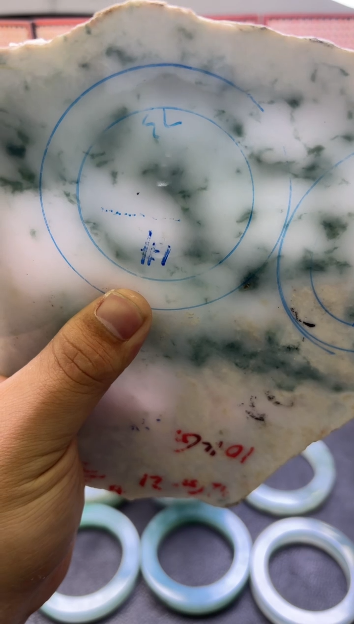 未镶嵌手镯定制翡翠手镯定制