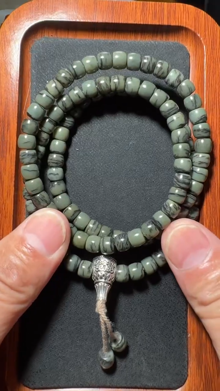 未镶嵌和田玉挂件马*哥男女款时尚百搭饰品