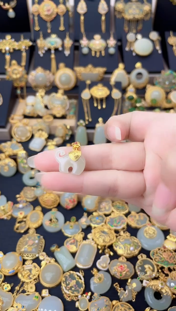 颈饰银S925镀金镶嵌和田玉吉祥如意大象吊坠