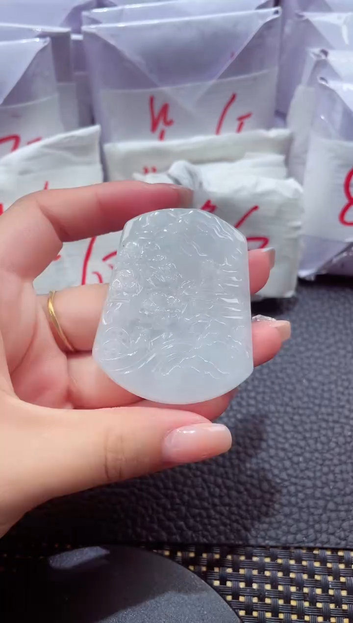 颈饰未镶嵌翡翠002