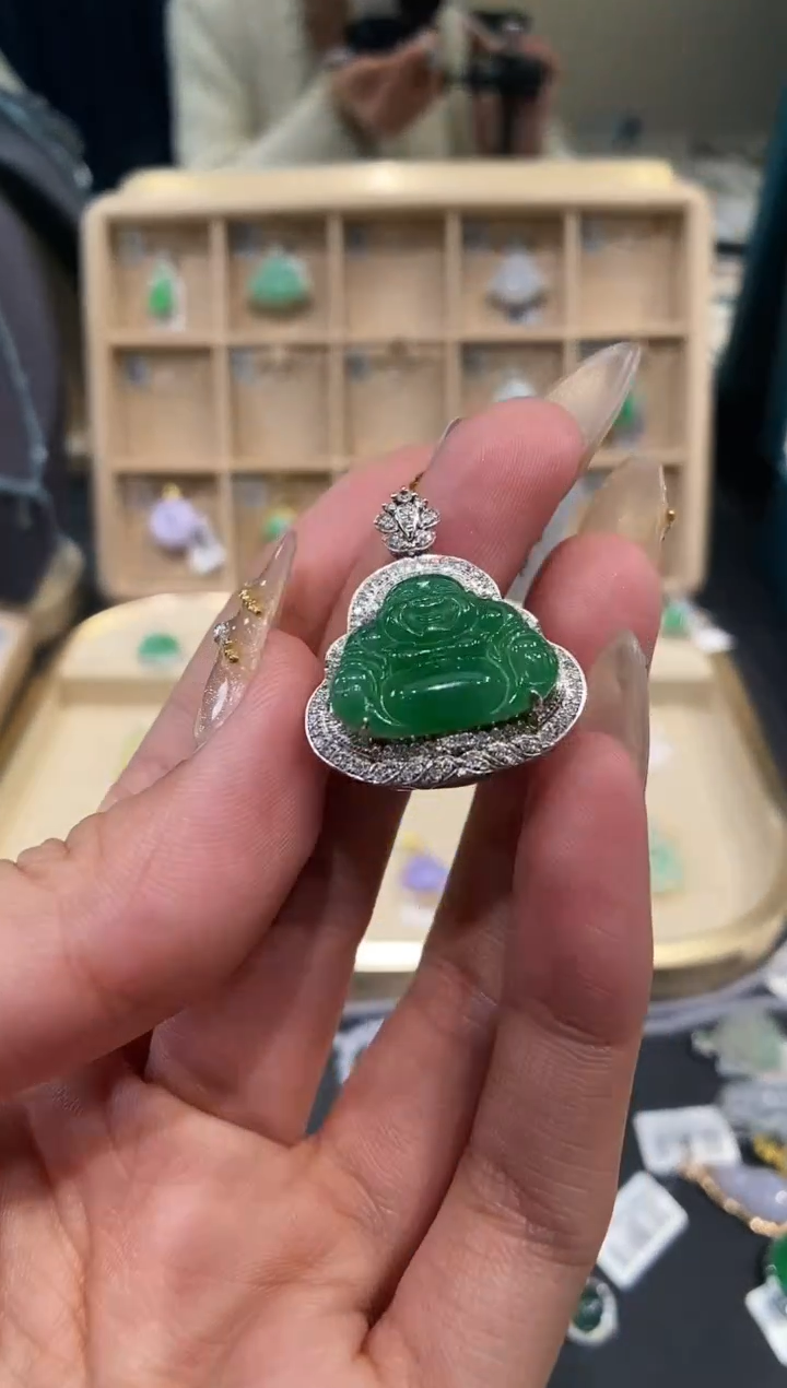 【闪购商品】翡翠吊坠(不含链)18K金镶嵌佛公