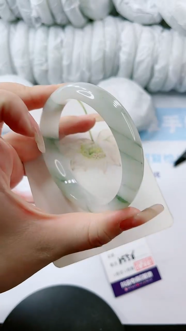 【闪购商品】石英质玉手镯未镶嵌多样性发货V556