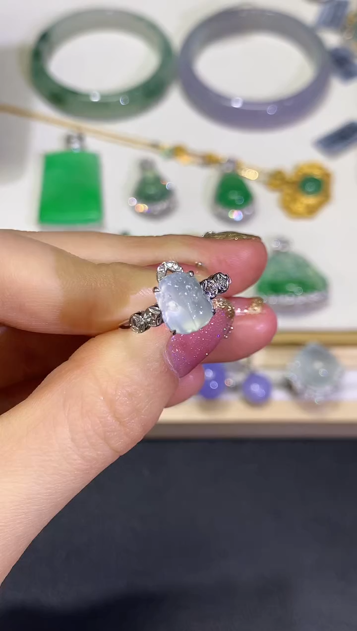 【闪购商品】翡翠颈饰18K金镶嵌团购33