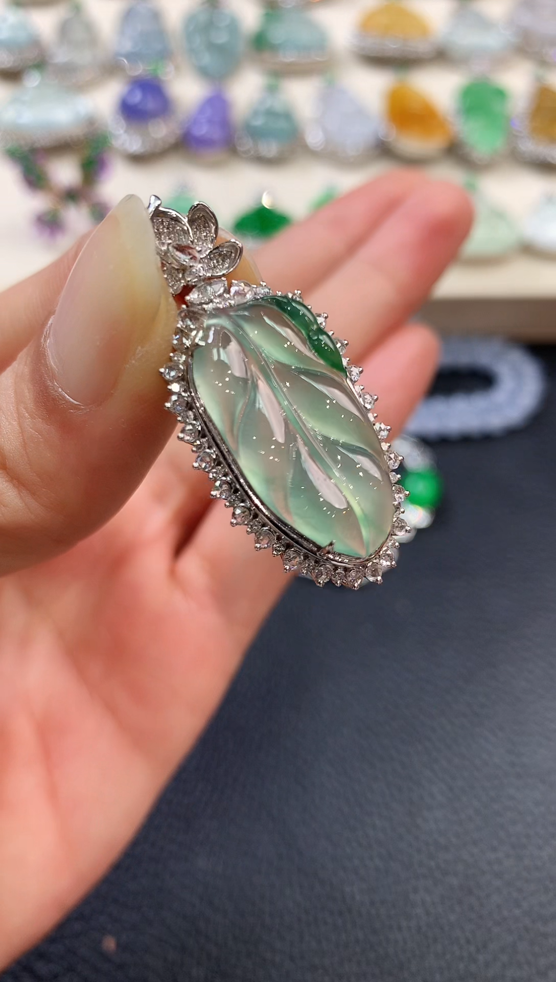 【闪购商品】翡翠吊坠(不含链)18K金镶嵌n48     