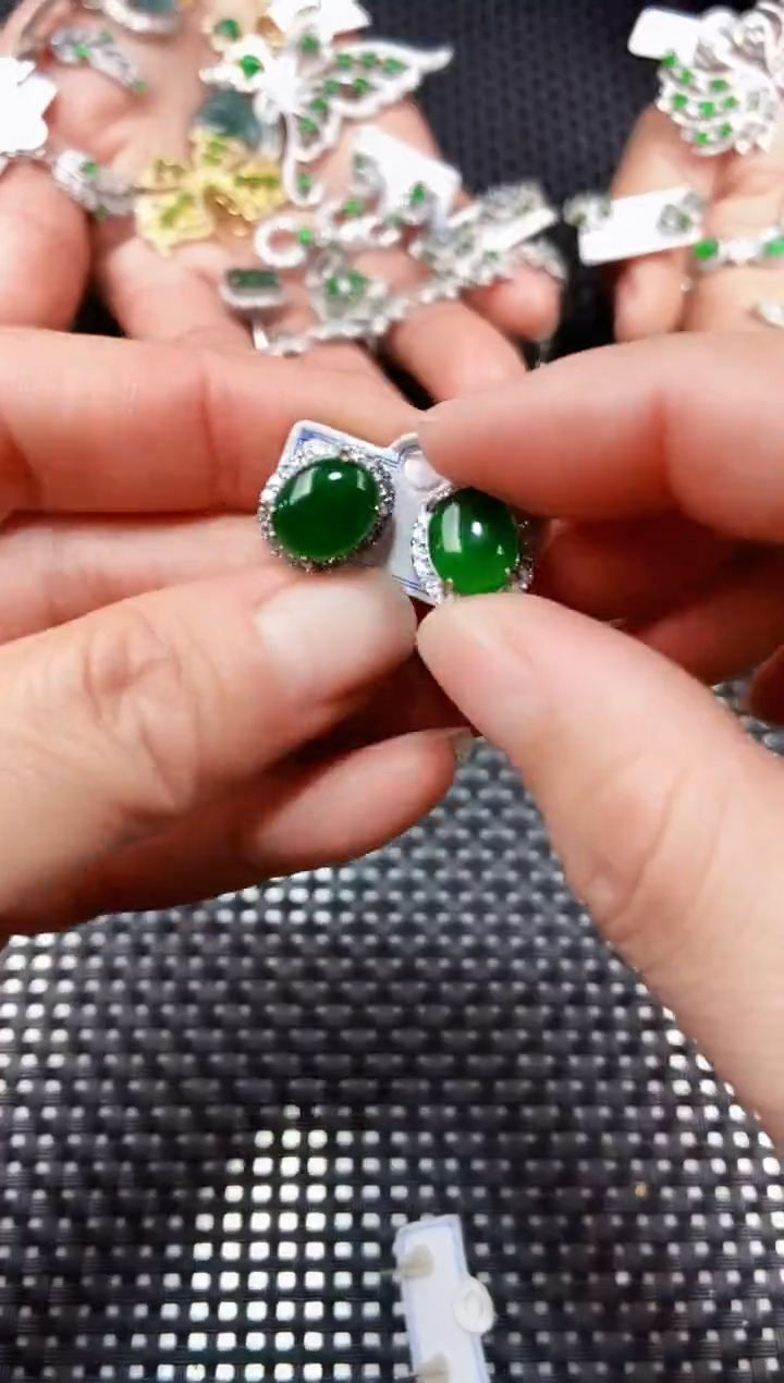 【闪购商品】翡翠耳饰未镶嵌111111111