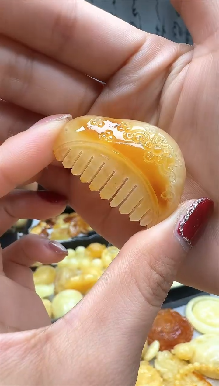 【闪购商品】琥珀裸石未镶嵌挂坠