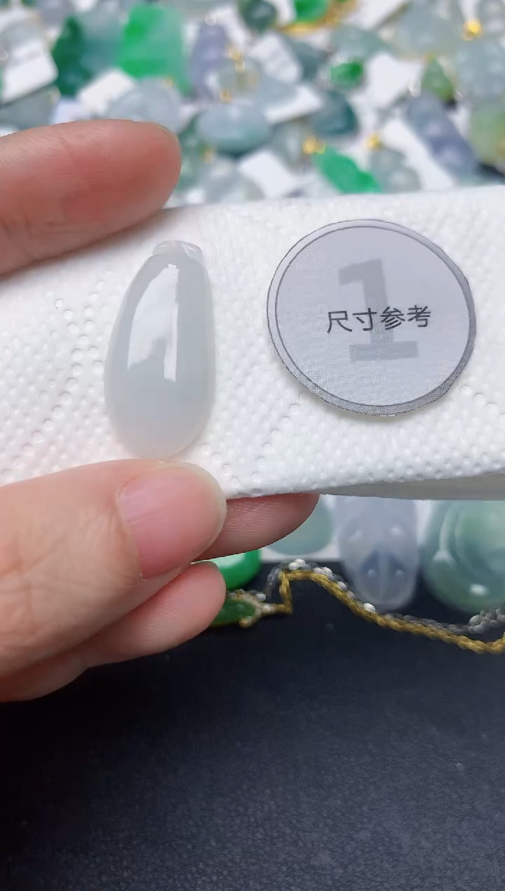 颈饰未镶嵌翡翠天然翡翠A货