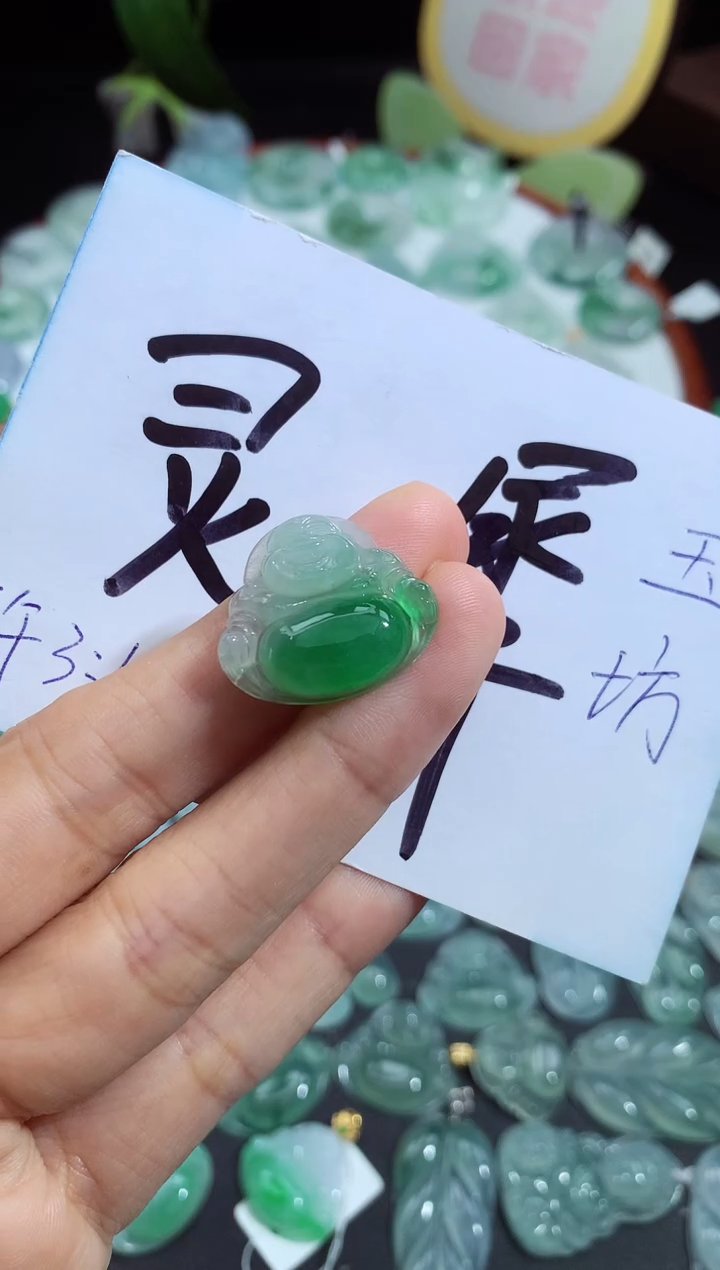 颈饰未镶嵌翡翠?***潴佛公
