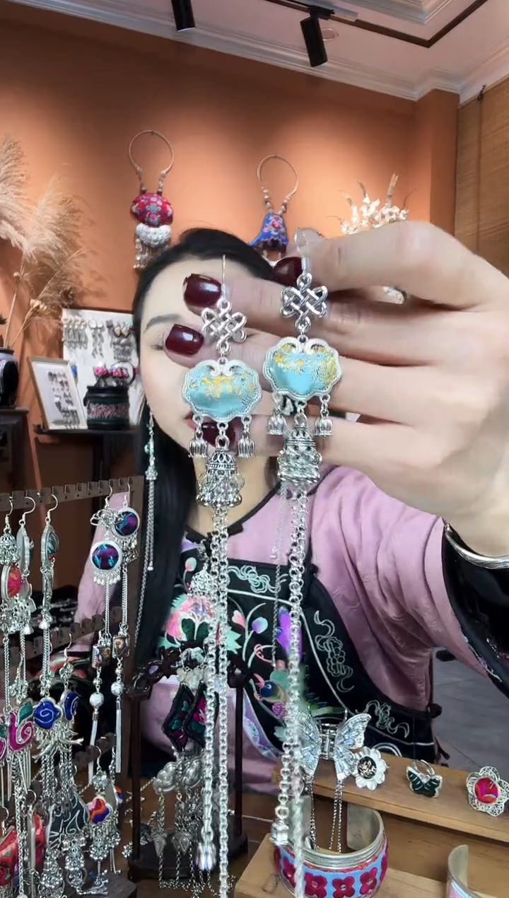 【闪购商品】刺绣纯手工民族风耳环